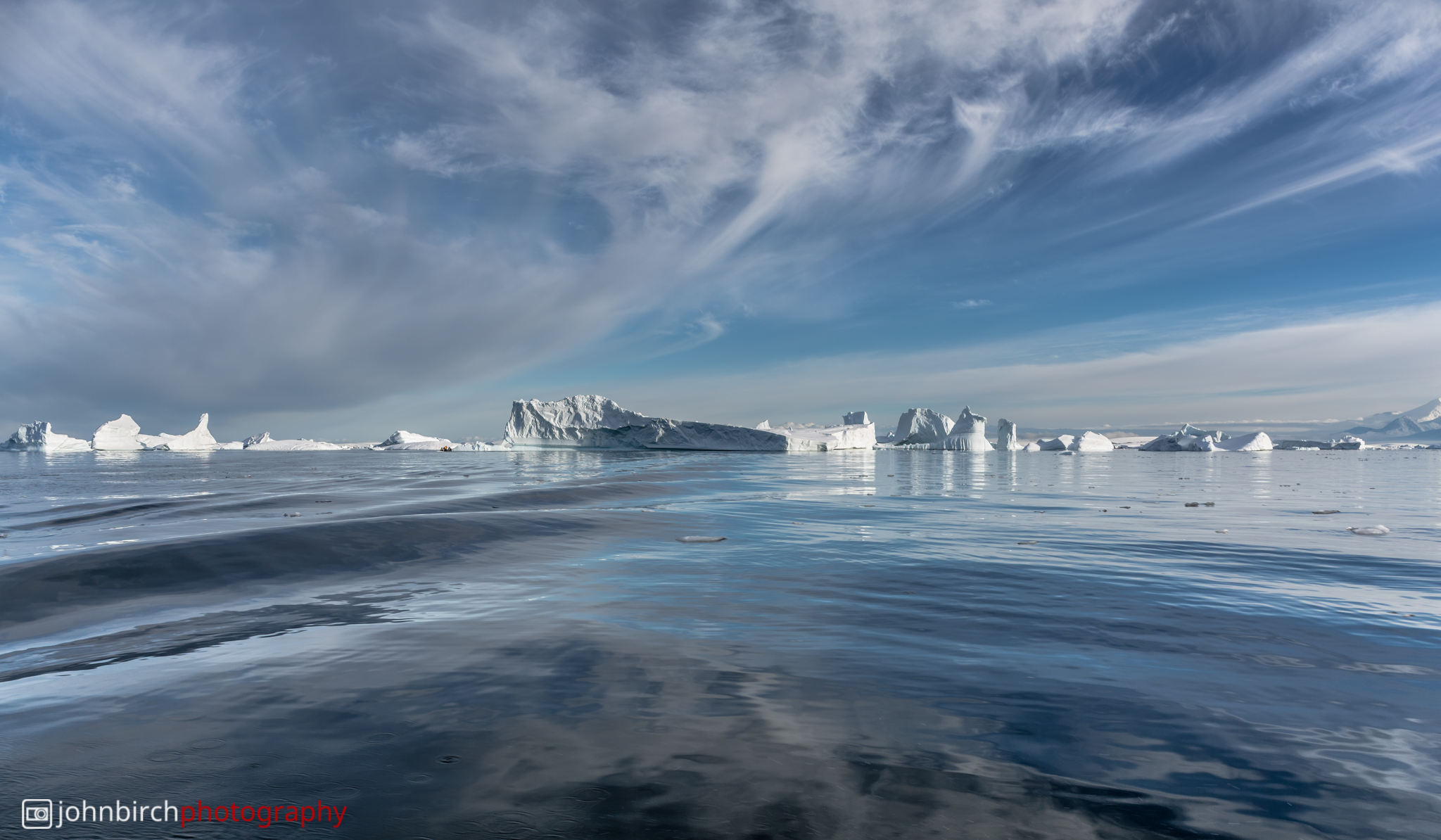 Icebergs stranded in Pléneau Bay